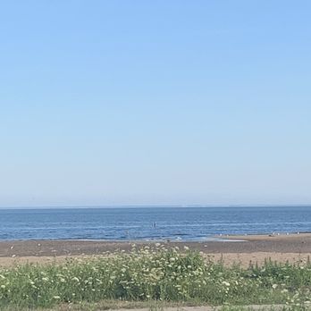 Dive Bar & Restaurant - A beautiful dining view - New American Near Me - West Haven, Connecticut Dive Bar & Restaurant - A beautiful dining view - New American Near Me - West Haven, Connecticut
