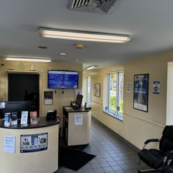 SpeeDee Oil Change & Auto Service - Office