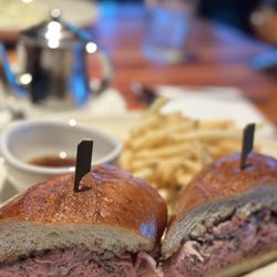 Houston's Restaurant