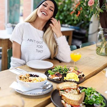 Selig.Berlin - nadii.xii: A women who knows what she brings to the table is not afraid to eat alone. - Cafes Near Me - Berlin, BE Selig.Berlin - nadii.xii: A women who knows what she brings to the table is not afraid to eat alone. - Cafes Near Me - Berlin, BE