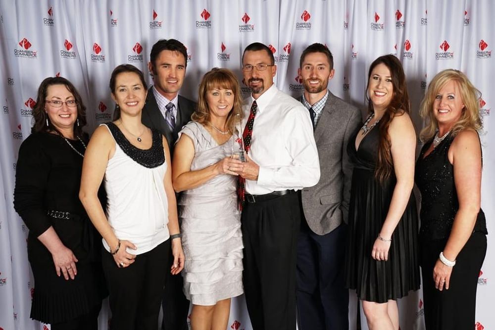 2 GUYS’ DECO FLOORING AMERICA Updated July 2024 200 W 2nd St