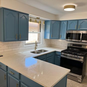 Global RM - Updated kitchen with refinished and freshly painted cabinets. Clean and modern look. - Handyman Near Me - Woodridge, Illinois Global RM - Updated kitchen with refinished and freshly painted cabinets. Clean and modern look. - Handyman Near Me - Woodridge, Illinois