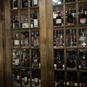 Common Restaurant - Bourbon selection - Cocktail Bars Near Me - Savannah, Georgia Common Restaurant - Bourbon selection - Cocktail Bars Near Me - Savannah, Georgia