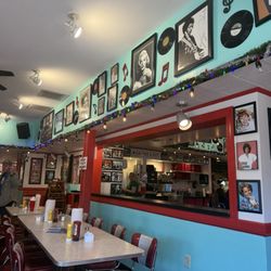 Mel's Hard Luck Diner - Inside