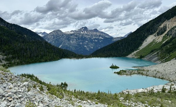 Joffre Lakes Park by null