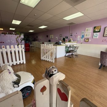 Cupid Doggie Spa - Inside - Pet Groomers Near Me - La Habra, California Cupid Doggie Spa - Inside - Pet Groomers Near Me - La Habra, California