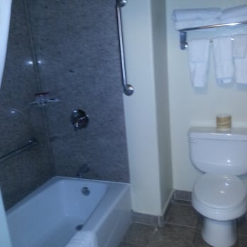 Sand Castle Inn - Clean bathroom updated bathroom - Hotels Near Me - Seaside, California Sand Castle Inn - Clean bathroom updated bathroom - Hotels Near Me - Seaside, California
