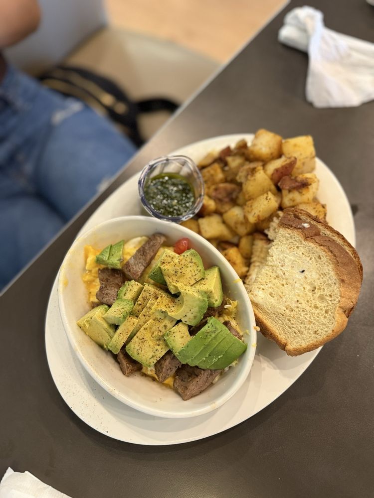 Eggs Up Grill