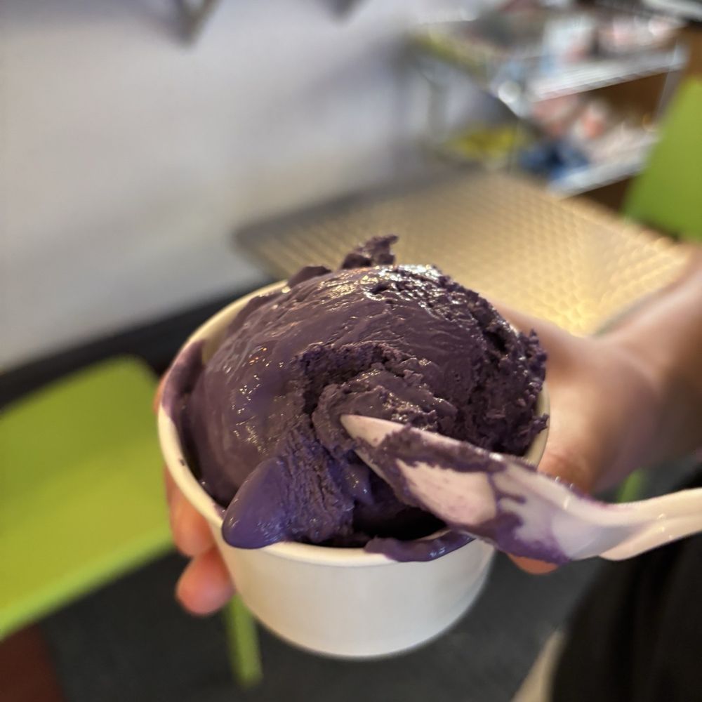 Chill Spot Rendezvous - Single scoop of Ube ice cream - it's non dairy made with coconut milk, super rich/creamy - Ice Cream & Frozen Yogurt Near Me - San Mateo, California