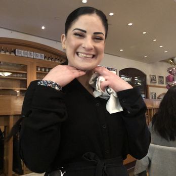 Quattro Caffe - Waitress Briana - Italian Near Me - Costa Mesa, California Quattro Caffe - Waitress Briana - Italian Near Me - Costa Mesa, California