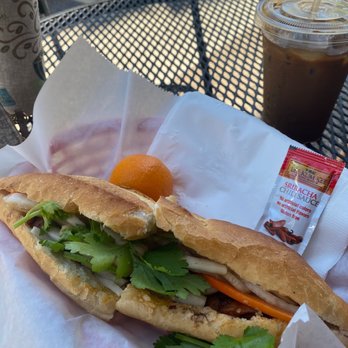 Insomnia - Lemongrass chicken - Coffee & Tea Near Me - Honolulu, Hawaii