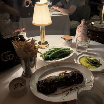 Claudie - wagyu skirt steak, green beans and black truffle fries. steak melted in your mouth. - French Near Me - Miami, Florida Claudie - wagyu skirt steak, green beans and black truffle fries. steak melted in your mouth. - French Near Me - Miami, Florida