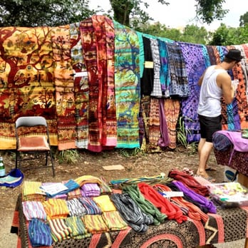 Davies Park Market - Blankets and Throws - Farmers Market Near Me - West End, QLD