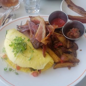 Cafe 44 - Garden Omelette with potato and bacon - American Near Me - Alexandria, Virginia Cafe 44 - Garden Omelette with potato and bacon - American Near Me - Alexandria, Virginia