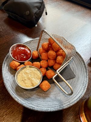 Henry's Tavern by null