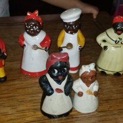 763 Meeting St Antique Mall - Salt and pepper shKers
