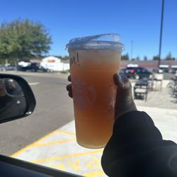 Starbucks - Venti ices black tea lemonade
