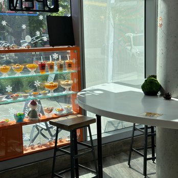 Hui Lau Shan - Desserts Near Me - Bellevue, Washington