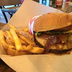 Las Chilakas Burger - Intensa Burger