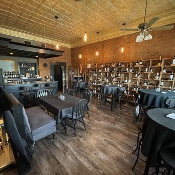 UnWine'd Wine Bar - Main bar area - Wine Bars Near Me - Onalaska, Wisconsin