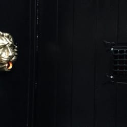 Velvet Club - The door