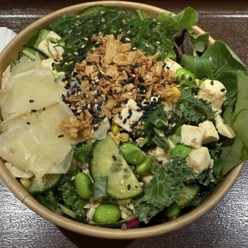 Poké Bar - Vegetarian bowl with tofu (vegan) plus 5 sides - Poke Near Me - Vancouver, British Columbia Poké Bar - Vegetarian bowl with tofu (vegan) plus 5 sides - Poke Near Me - Vancouver, British Columbia
