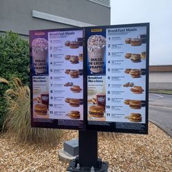 McDonald's - Got an electrical issue @ the cottage. Need a quick bite, not my fave but in a rush.