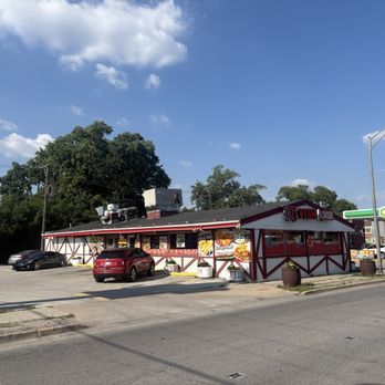 JJ Fish and Chicken - Outside : located North side of Roosevelt Road - Seafood Near Me - Maywood, Illinois JJ Fish and Chicken - Outside : located North side of Roosevelt Road - Seafood Near Me - Maywood, Illinois