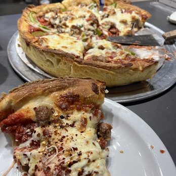 Vero Chicago Pizza - The Mag Mile with butter crust - Pizza Near Me - Gilbert, Arizona Vero Chicago Pizza - The Mag Mile with butter crust - Pizza Near Me - Gilbert, Arizona