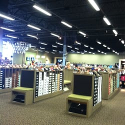 DSW Designer Shoe Warehouse - Mucho zapatos!