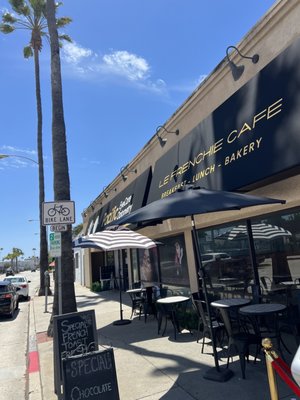 Le Frenchie Cafe by null