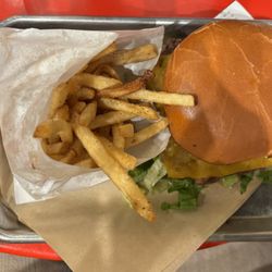 Grassburger - Cheddar Burger & Fries