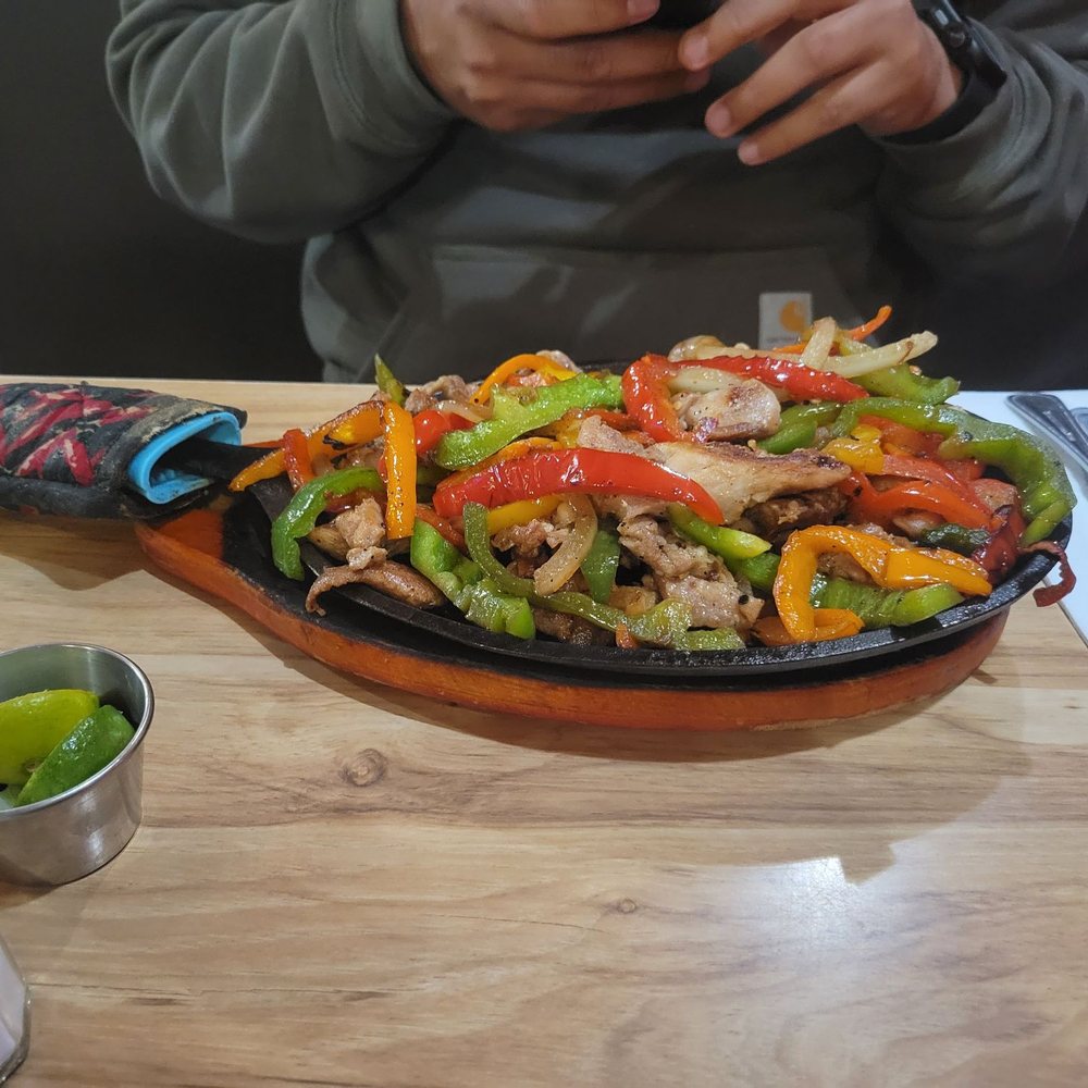 Crossroads Restaurant - Chicken Fajitas - Mexican Near Me - Tucson, Arizona