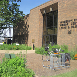 Mississippi River Visitor Center - Mississippi River Visitor Center Entrance