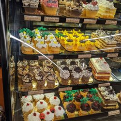 Star Market - Cupcakes at Star Market 8/2022