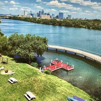 Waterfront Condos - Austin skyline - Apartments Near Me - Austin, Texas Waterfront Condos - Austin skyline - Apartments Near Me - Austin, Texas