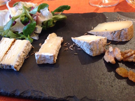 Restaurant "Aux Trois Pastoureaux" by null