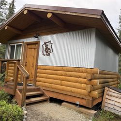 Tonglen Lake Lodge - Fireweed cabin
