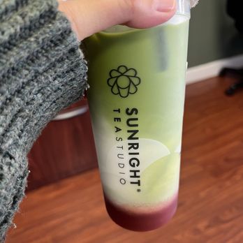 Sunright Tea Studio - Milpitas - Strawberry Matcha Latte - Bubble Tea Near Me - Milpitas, California