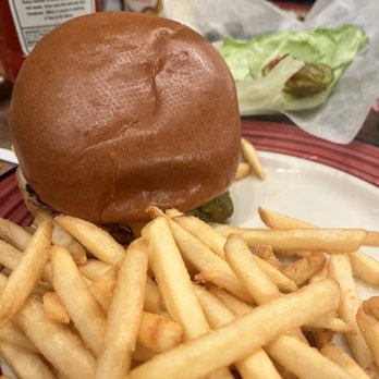 Duran's Station - Green chile cheeseburger - New Mexican Cuisine Near Me - Albuquerque, New Mexico