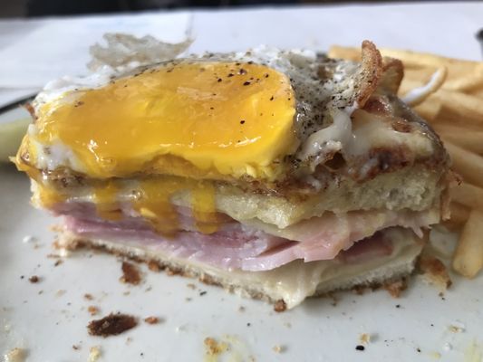 Tonti's Cocktail Bar & Bistro by null