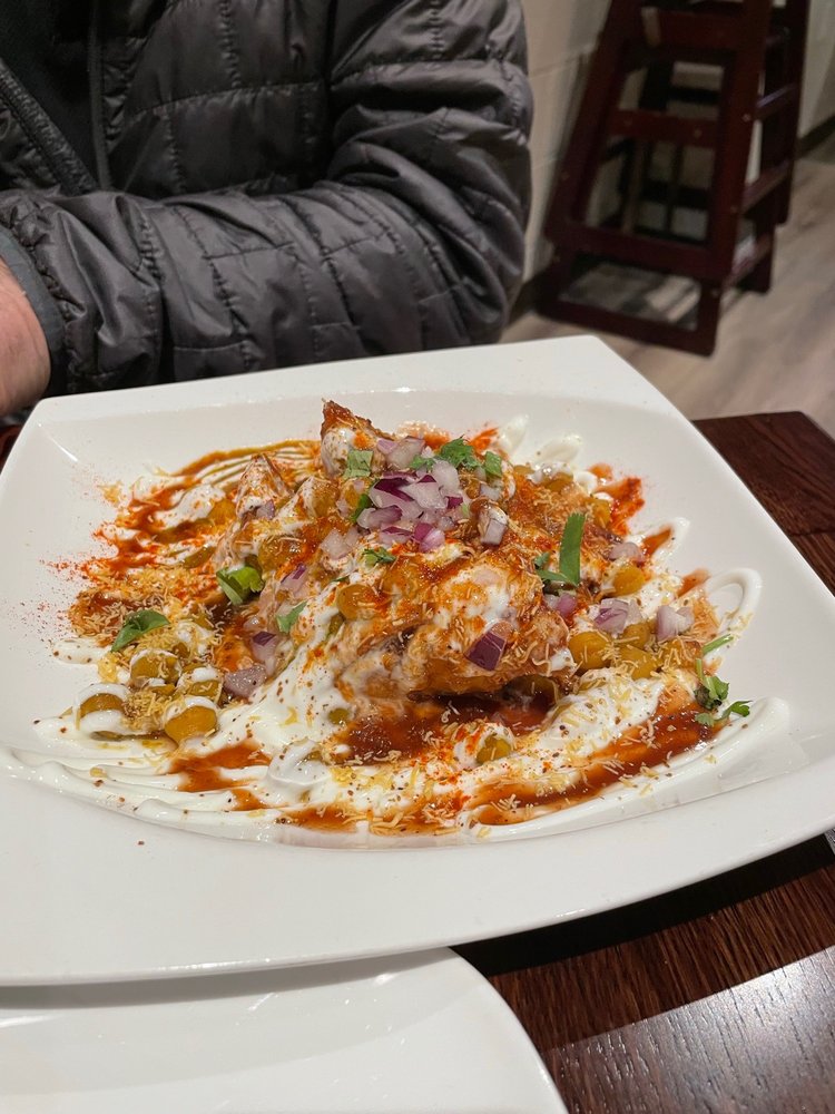 chaats cuisine Logo