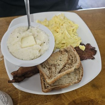 Call Street Cafe - John's breakfast - Cafes Near Me - Starke, Florida