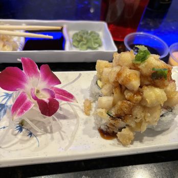 Show Sushi - 4 Piece Popcorn Scallop Roll - Sushi Bars Near Me - San Dimas, California