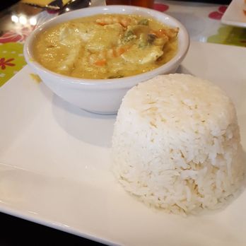 Thai Taste - Yellow curry with steamed rice - Thai Near Me - Indianapolis, Indiana Thai Taste - Yellow curry with steamed rice - Thai Near Me - Indianapolis, Indiana
