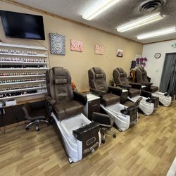 Dream Nails - Pedi chairs with massage features.