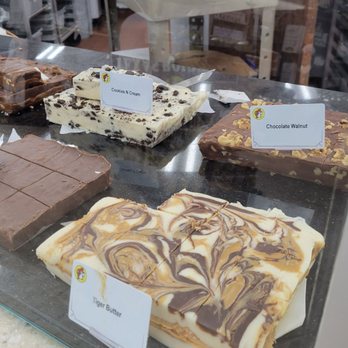 Buc-ee’s - Fudge, need I say more? - Gas Stations Near Me - Fort Valley, Georgia