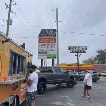 Surf - N- Laundry - Right outside they have a food truck so if you get here early in the morning you can get a huge breakfast burrito! - Laundromat Near Me - Pensacola, Florida Surf - N- Laundry - Right outside they have a food truck so if you get here early in the morning you can get a huge breakfast burrito! - Laundromat Near Me - Pensacola, Florida