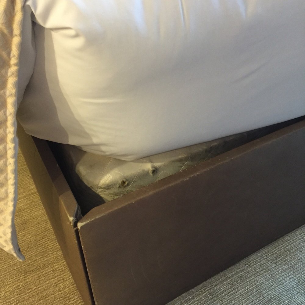 Plaza del Hotel Intercontinental - My bed/box spring has holes - Public Plazas Near Me - Buenos Aires, C Plaza del Hotel Intercontinental - My bed/box spring has holes - Public Plazas Near Me - Buenos Aires, C