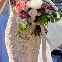 My absolutely gorgeous bouquet. Tons of variety in textures and flowers and colors yet all goes together perfectly! My absolutely gorgeous bouquet. Tons of variety in textures and flowers and colors yet all goes together perfectly!